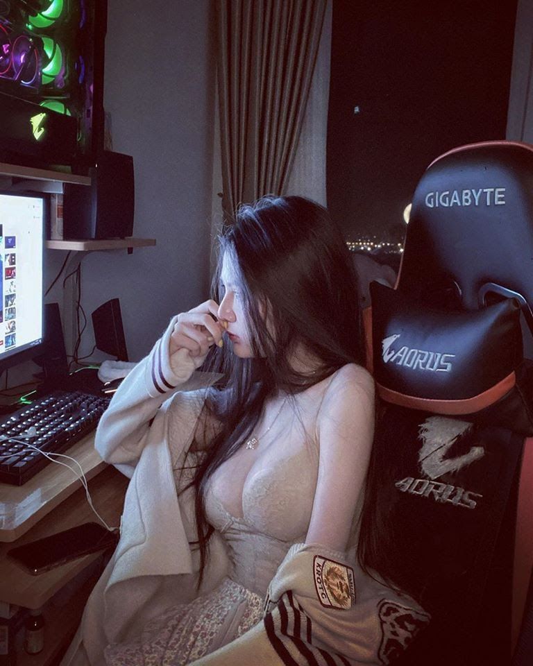 Bercinta Di Ruang Komputer