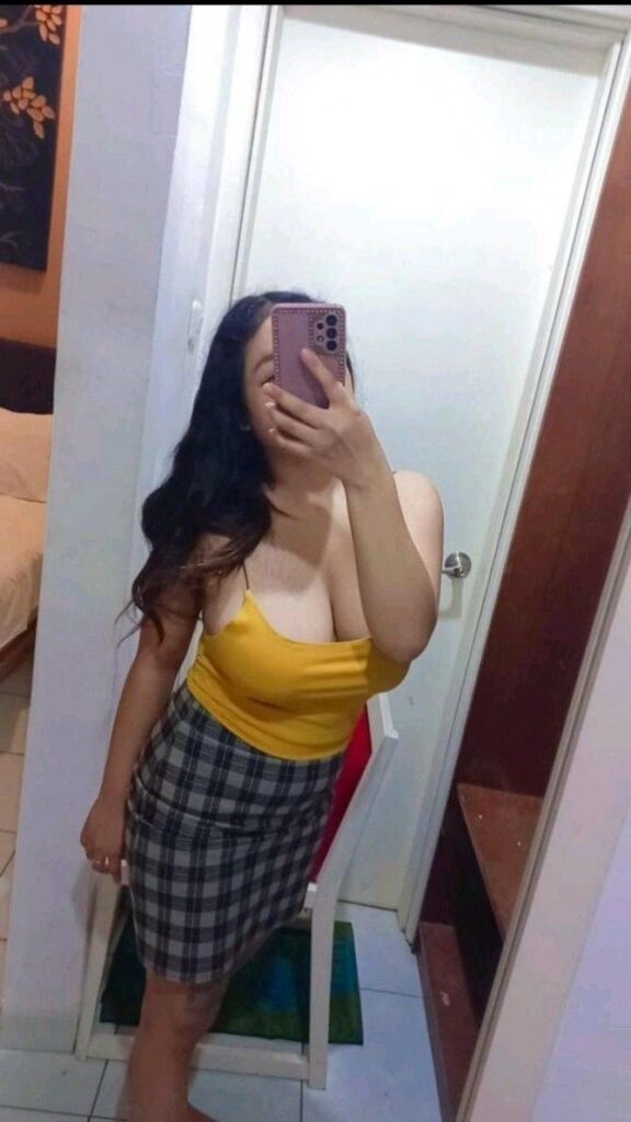 Cewe Malam Pemandu Karaoke