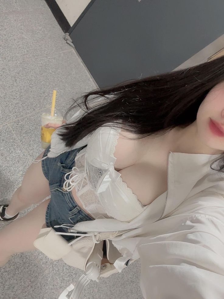 Akibat Foto Bugil