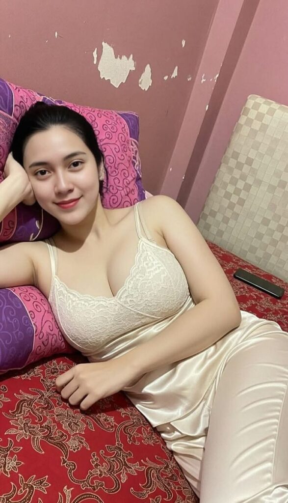 Ditengah Hujanku Bercinta Dengan Guru