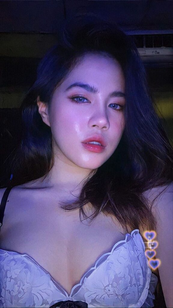 Adik Mamaku Mengajariku Bersetubuh