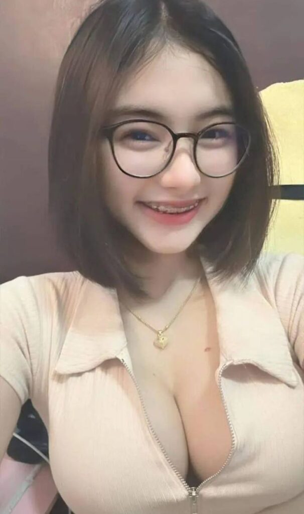 Bapak Kost Yang Mesum Memberi Kenikmatan