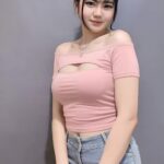 Gadis Berdada Montok