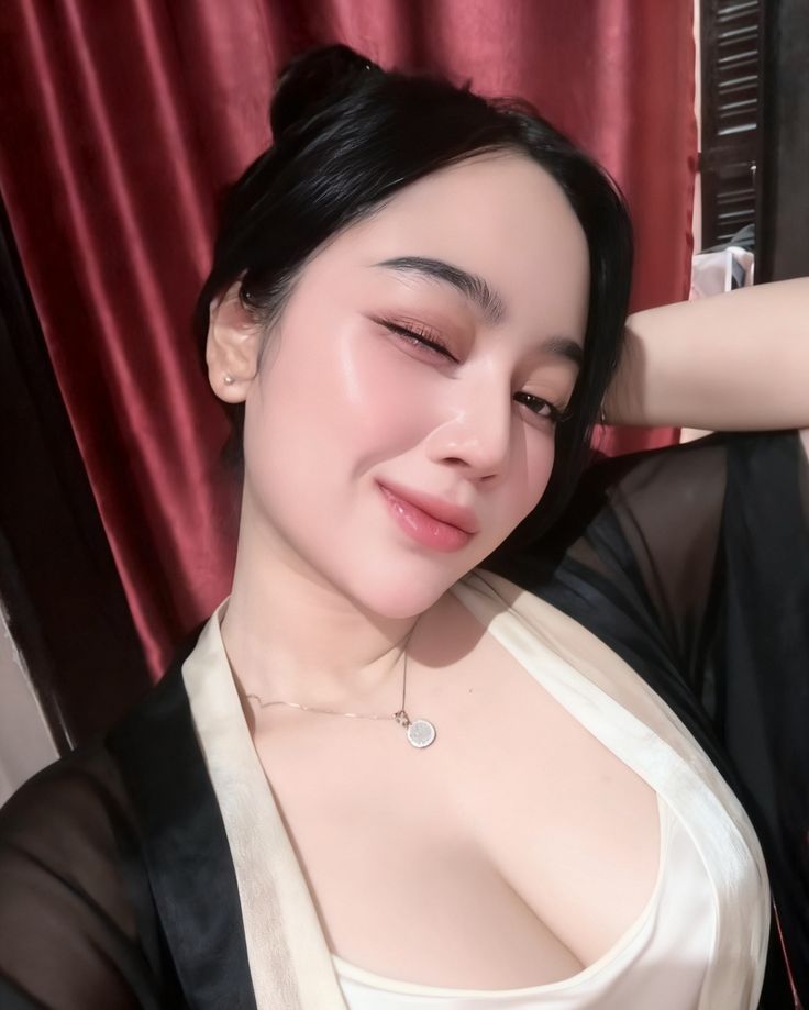 Selingkuh Tukang Salon Yang Seksi Dan Bahenol
